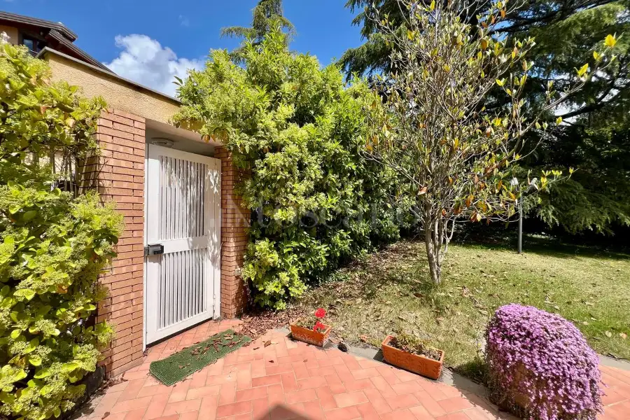 Villa Bifamiliare in vendita di 287 mq a €415.000 (rif. 87/2025)
