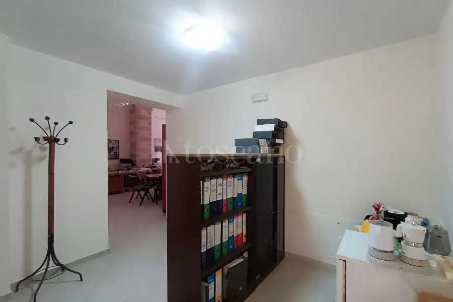 Ufficio in affitto di 140 mq a €2.000 (rif. 70/2024)
