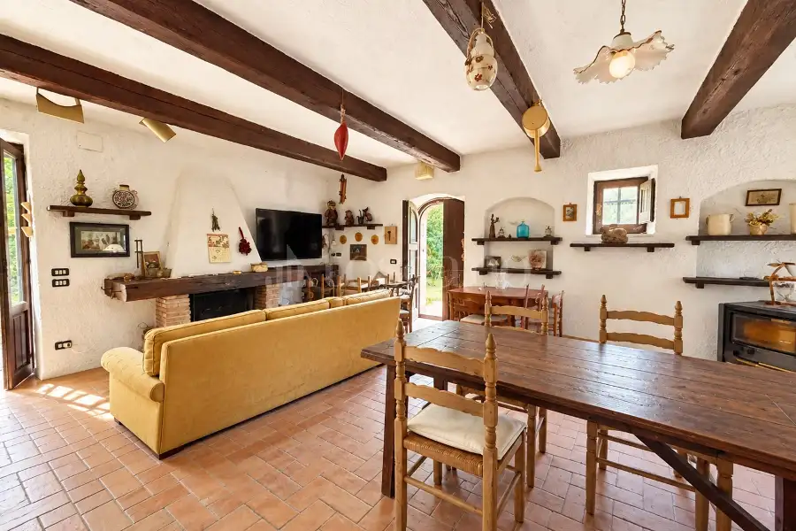 Rustico in vendita di 80 mq a €230.000 (rif. 169/2026)