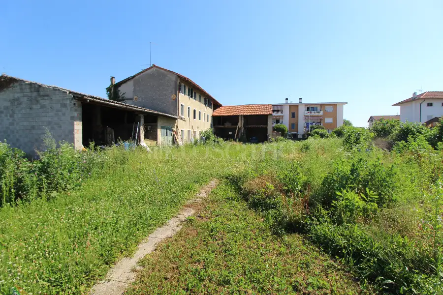 Rustico in vendita di 270 mq a €200.000 (rif. 93/2026)