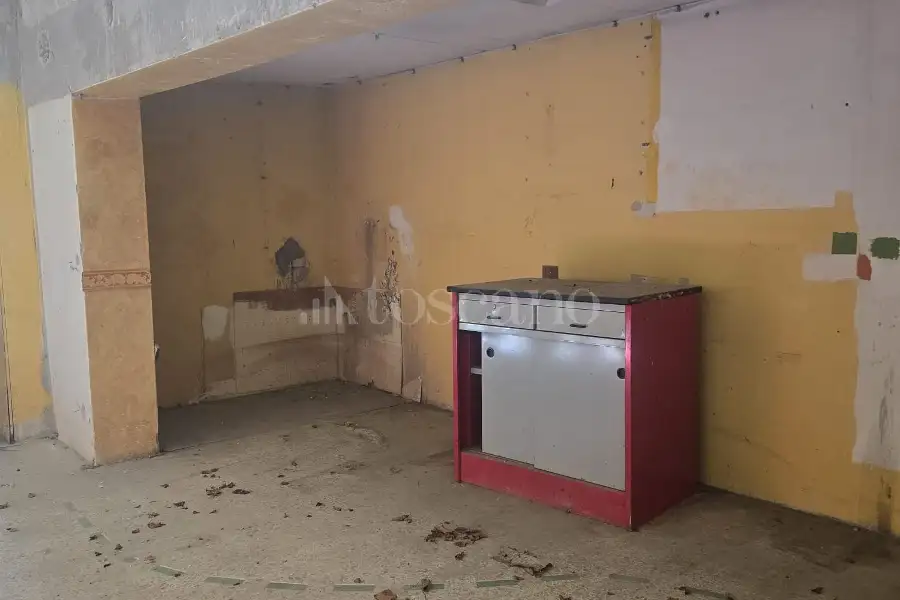 Negozio in affitto di 246 mq trattativa riservata (rif. 27/2026)