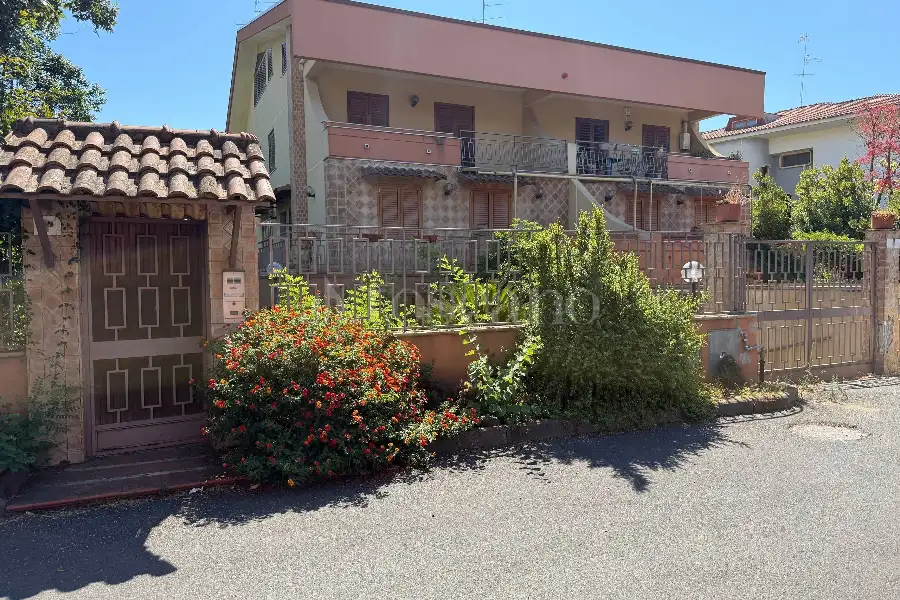 Villa in vendita di 330 mq a €498.000 (rif. 120/2026)