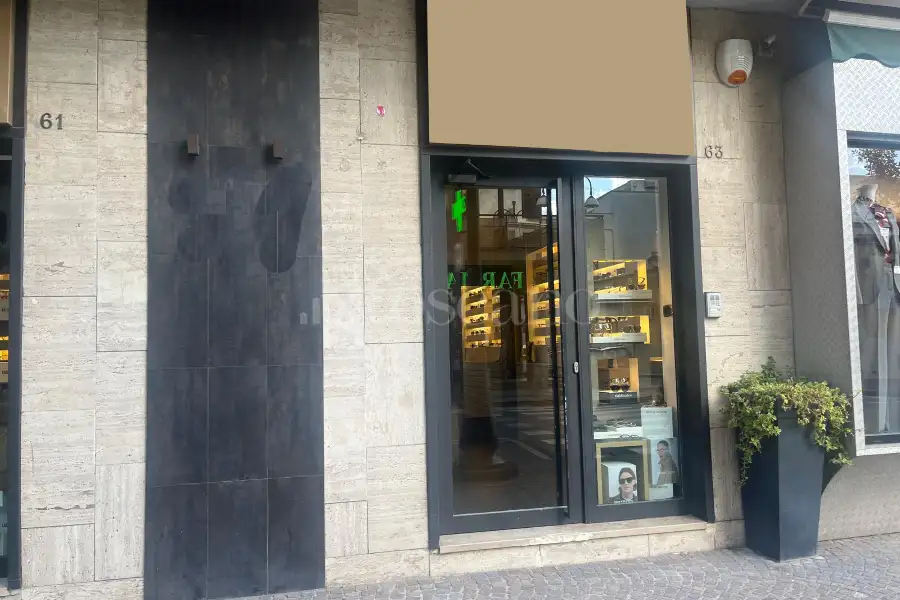 Negozio in affitto di 28 mq a €800 (rif. 15/2026)