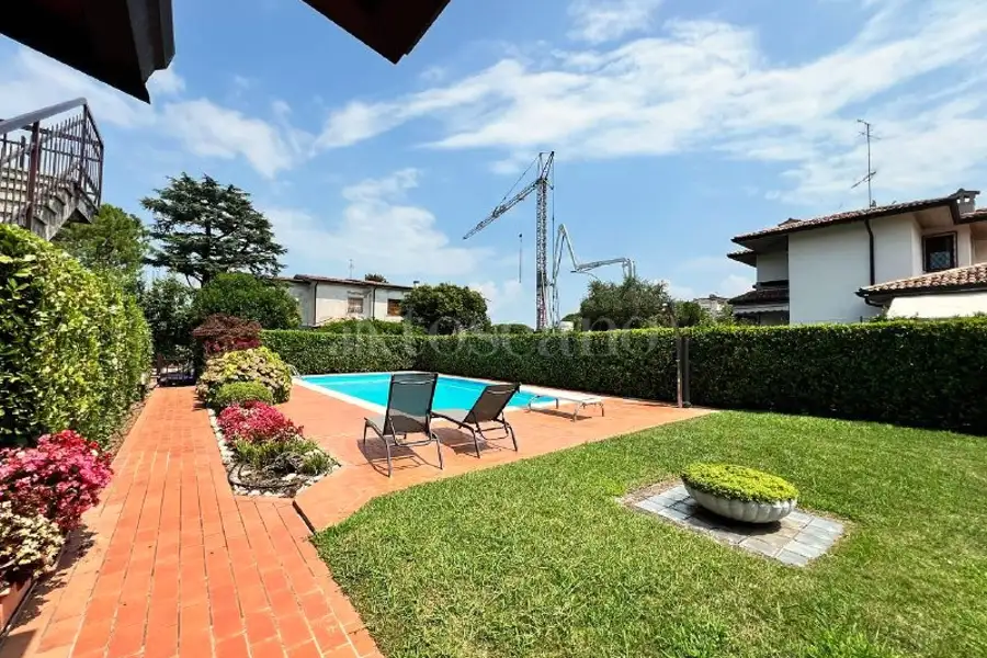 Attico in vendita di 205 mq a €620.000 (rif. 32/2025)