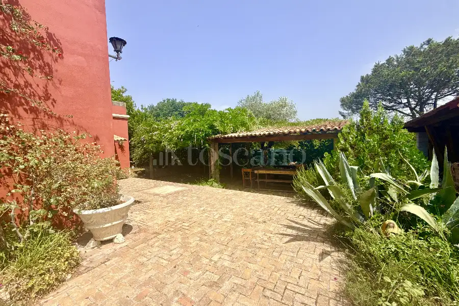 Casa Indipendente in vendita di 255 mq a €379.000 (rif. 66/2026)