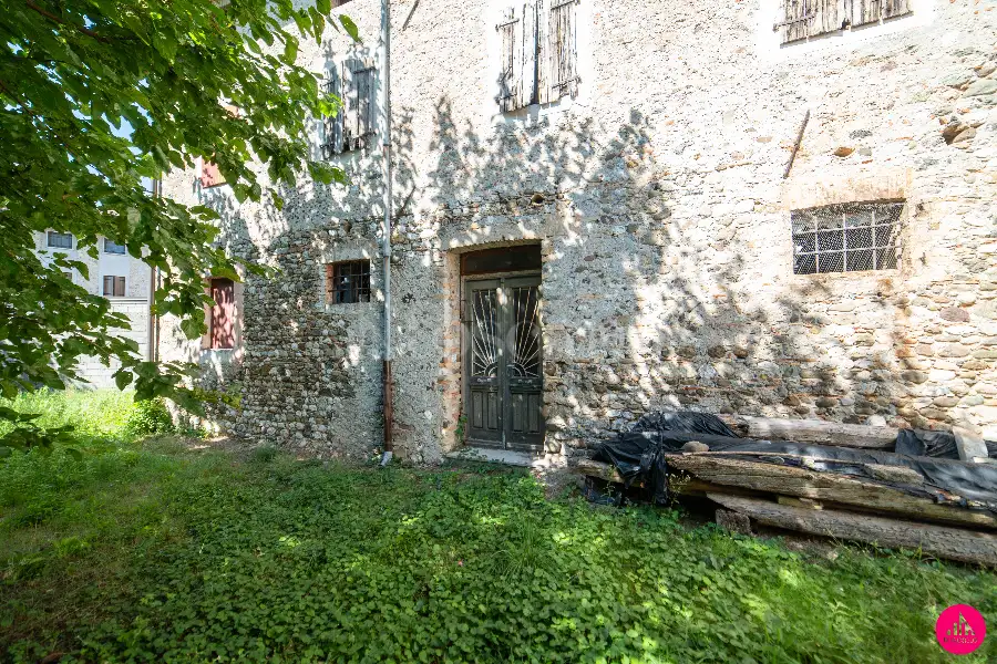 Rustico in vendita di 150 mq a €45.000 (rif. 62/2025)