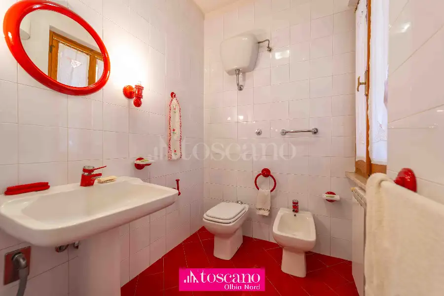 Casa Indipendente in vendita di 400 mq a €300.000 (rif. 72/2025)