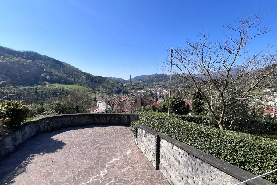 Villa in vendita di 300 mq a €825.000 (rif. 24/2025)