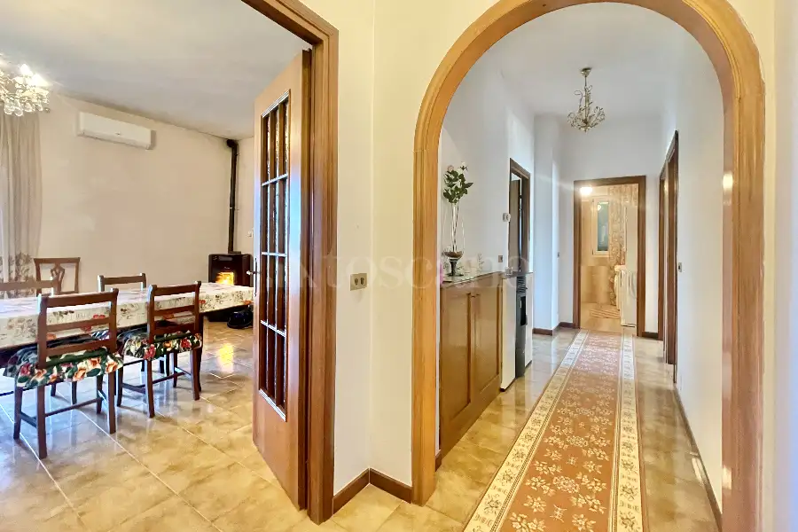 Villa in vendita di 460 mq a €400.000 (rif. 17/2026)