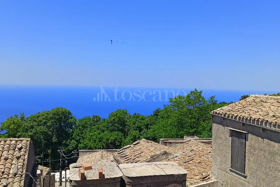 Casa in vendita di 480 mq a €450.000 (rif. 37/2026)