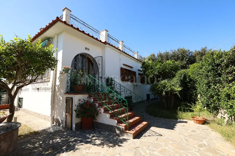 Villa in vendita di 500 mq a €1.250.000 (rif. 46/2025)