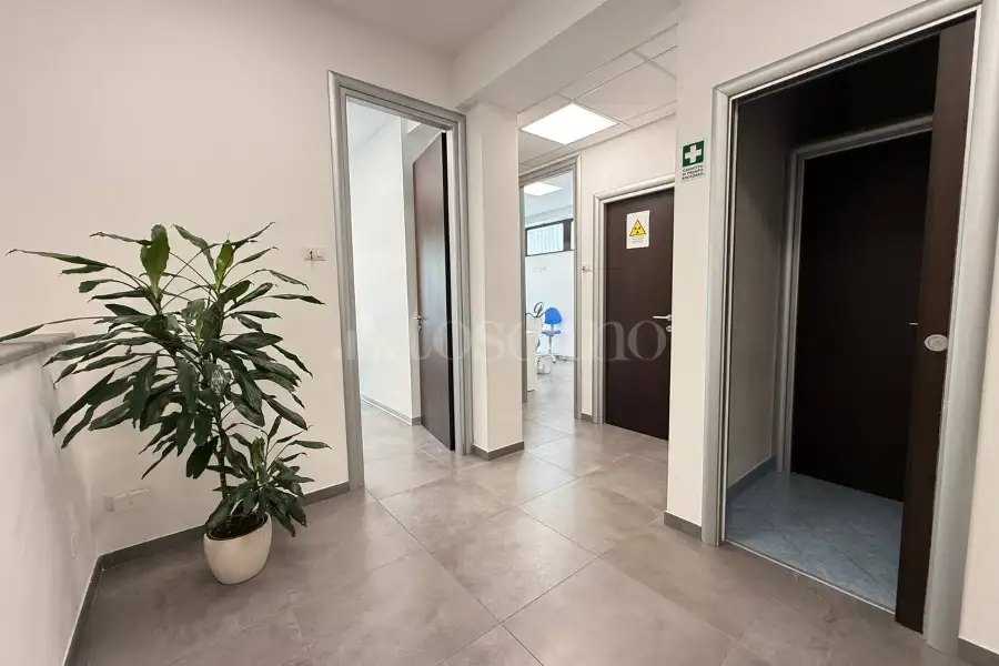 Negozio in vendita di 150 mq a €235.000 (rif. 10/2025)