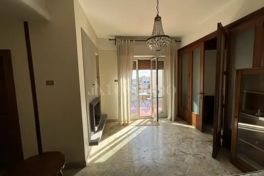 Attico in affitto di 75 mq a €800 (rif. 170/2026)