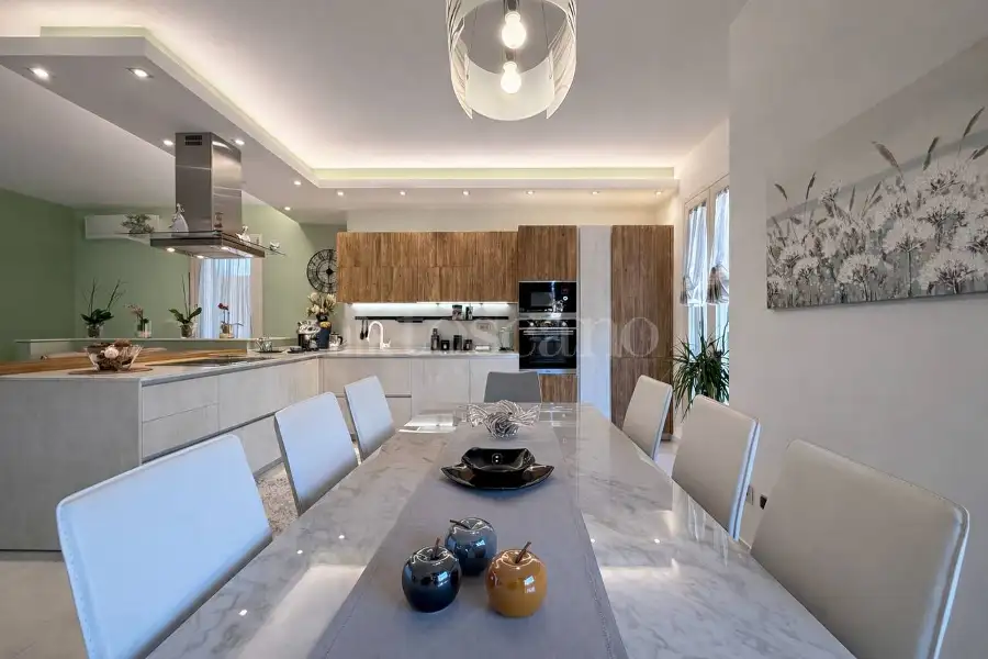 Villa in vendita di 240 mq a €595.000 (rif. 7/2026)