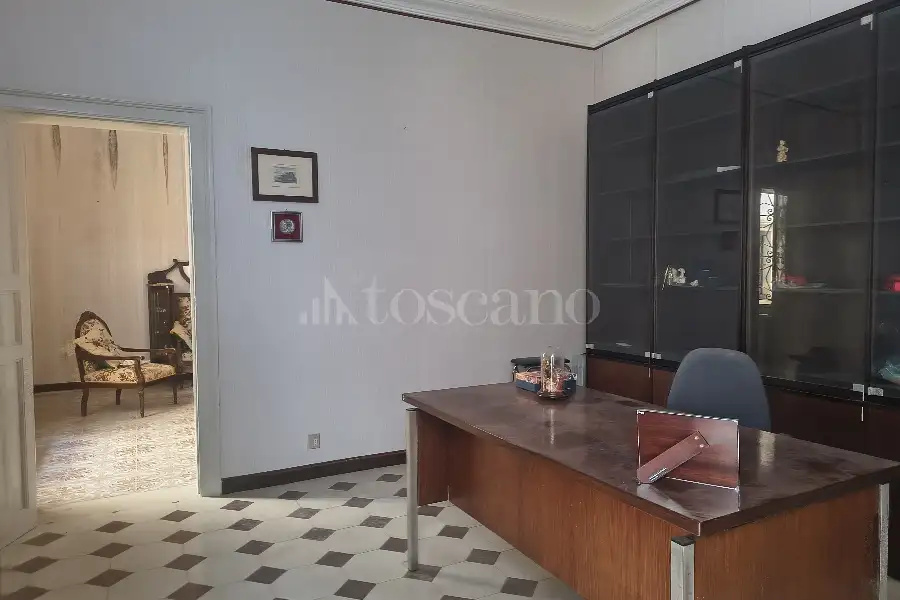 Palazzo in vendita di 585 mq a €338.000 (rif. 51/2026)