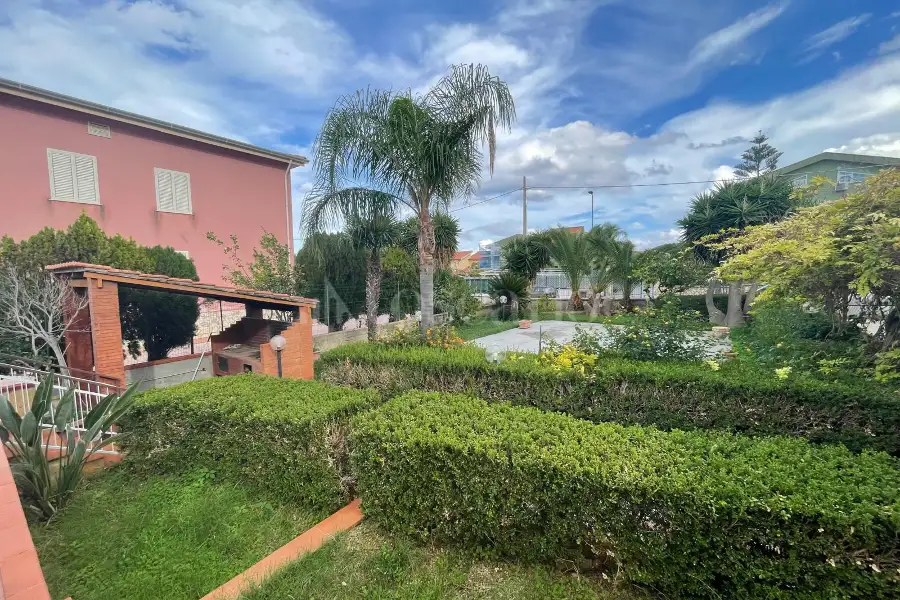 Villa Bifamiliare in vendita di 148 mq a €159.000 (rif. 87/2025)