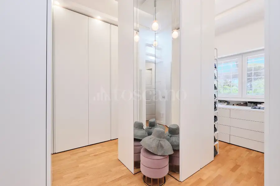 Villa Bifamiliare in vendita di 510 mq a €1.850.000 (rif. 30/2026)