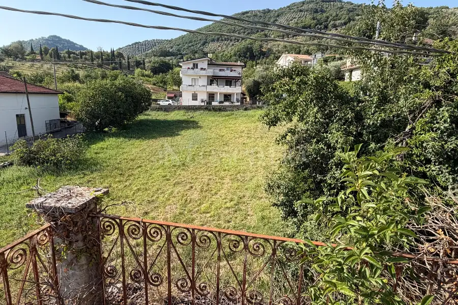 Edificabile Residenziali in vendita di 200 mq a €85.000 (rif. 5/2026)