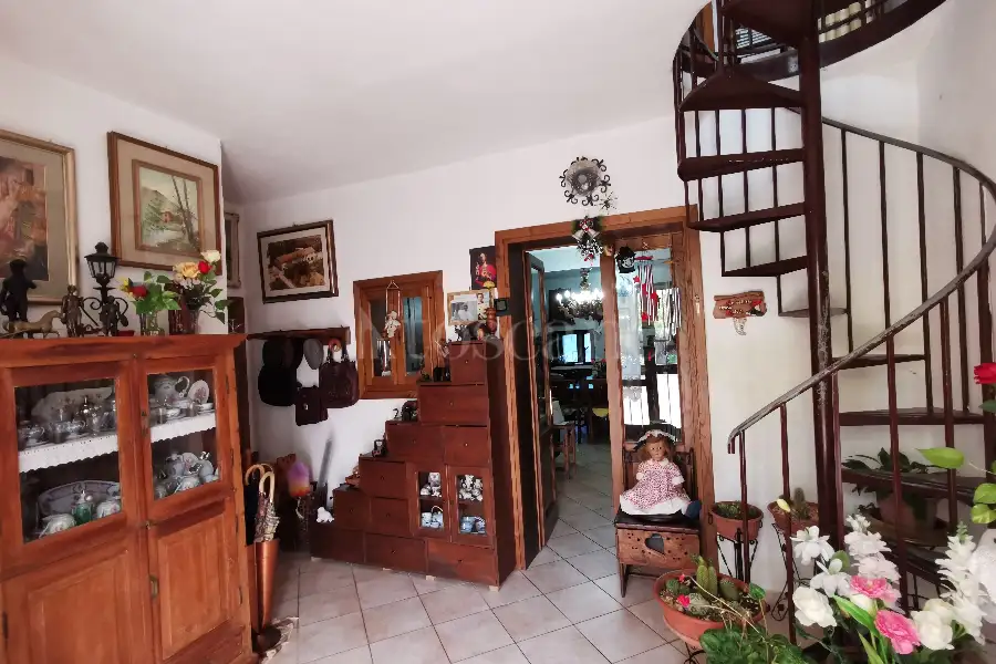 Casa in vendita di 280 mq a €380.000 (rif. 24/2021)