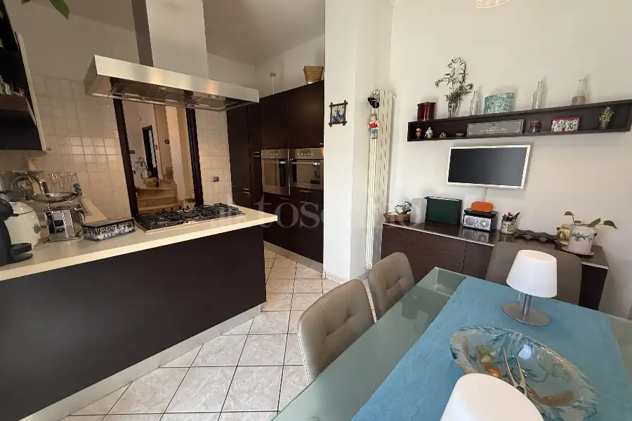 Villa Bifamiliare in vendita di 200 mq a €499.000 (rif. 10/2025)