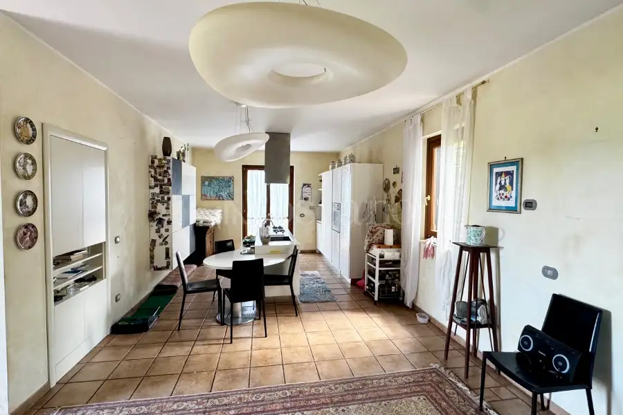 Villa in vendita di 356 mq a €779.000 (rif. 12/2026)