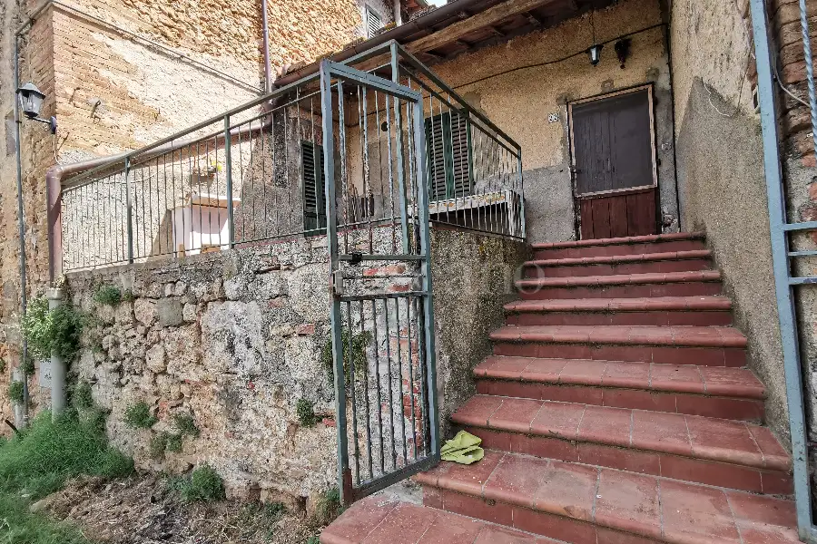 Casa in vendita di 250 mq a €274.000 (rif. 32/2023)