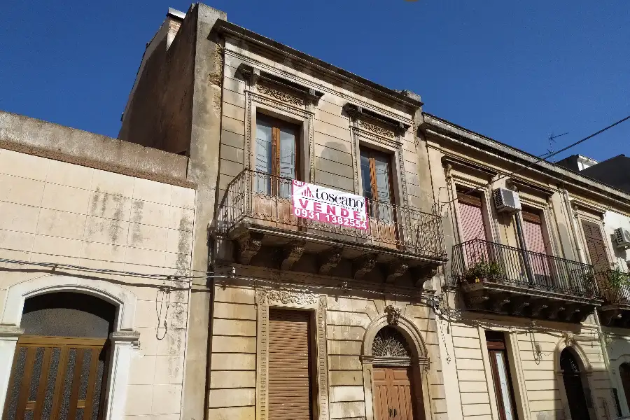 Casa Indipendente in vendita di 251 mq a €89.000 (rif. 56/2024)