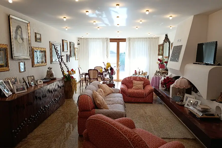 Villa Bifamiliare in vendita di 165 mq a €830.000 (rif. 32/2026)