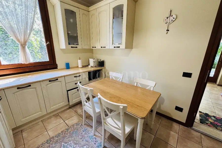 Villa in vendita di 385 mq a €880.000 (rif. 39/2026)