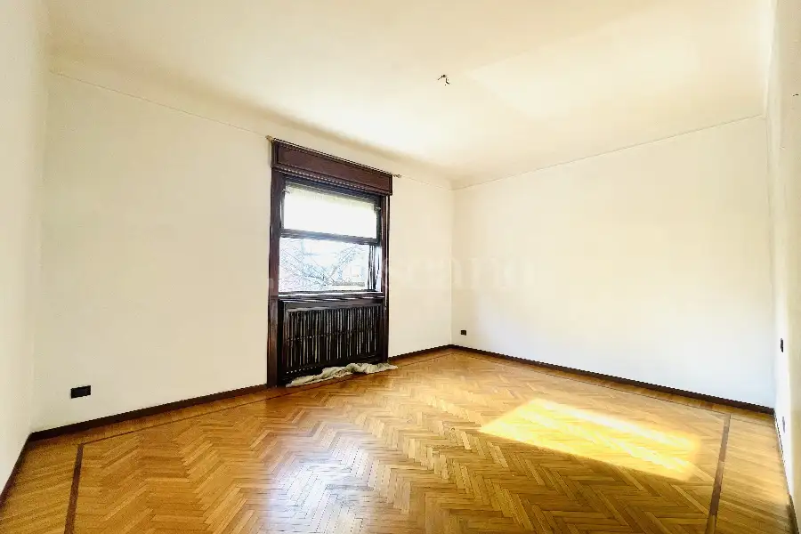 Villa Plurifamiliare in vendita di 255 mq a €650.000 (rif. 3/2026)