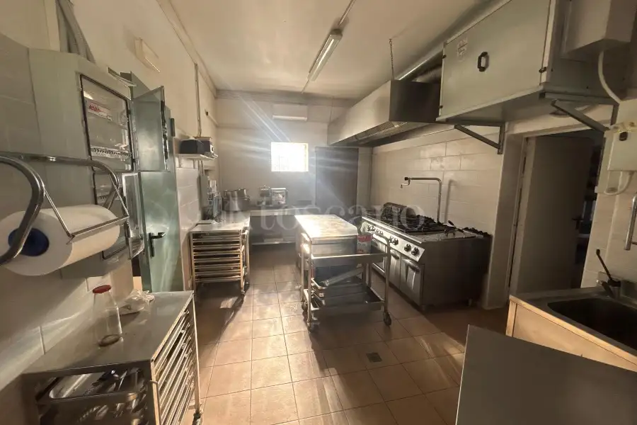 Negozio in vendita di 90 mq a €78.000 (rif. 11/2025)