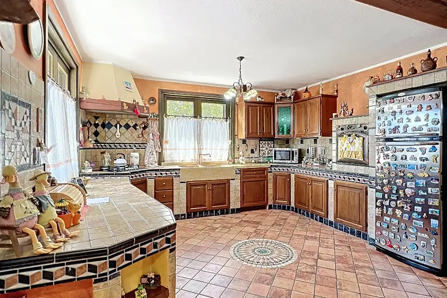 Casa Indipendente in vendita di 330 mq a €590.000 (rif. 82/2025)