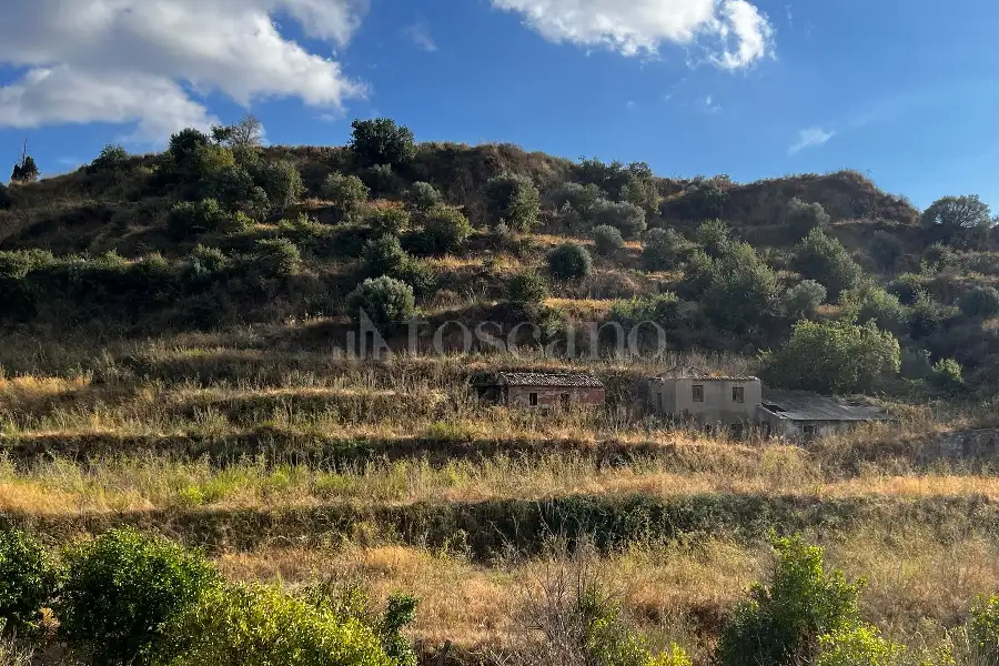 Agricolo in vendita di 42.000 mq a €400.000 (rif. 36/2026)