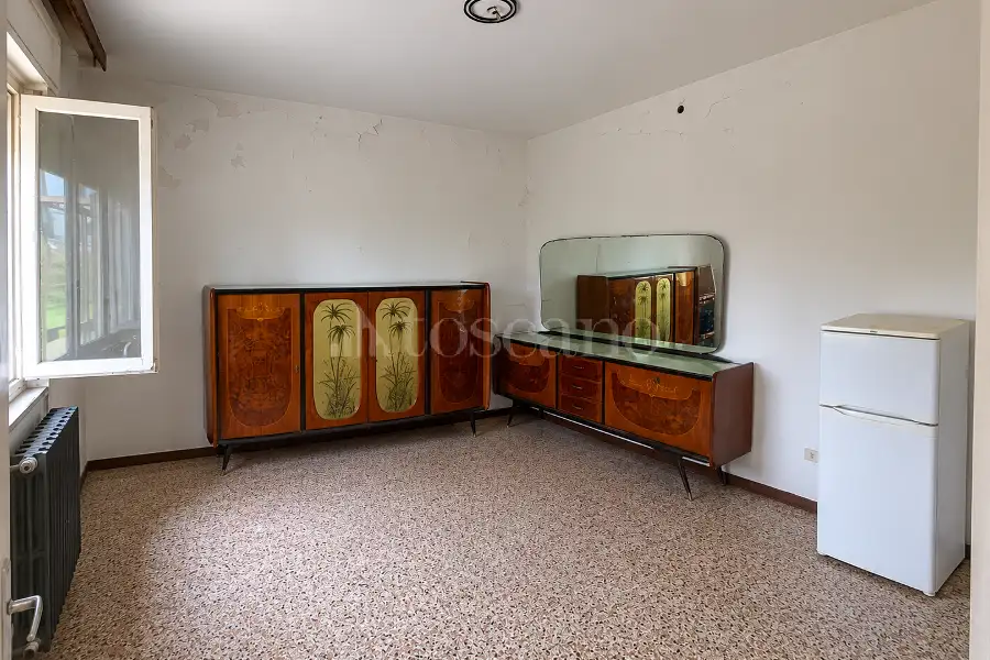 Casa Indipendente in vendita di 178 mq a €83.000 (rif. 12/2026)
