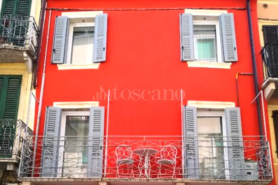 Casa Indipendente in vendita di 225 mq a €760.000 (rif. 20/2025)