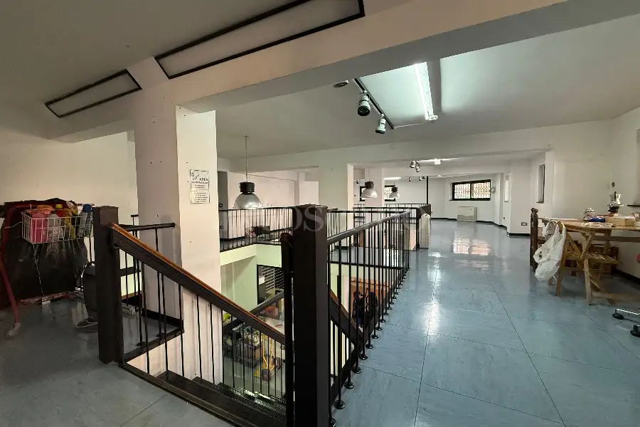 Negozio in vendita di 350 mq a €339.000 (rif. 6/2026)