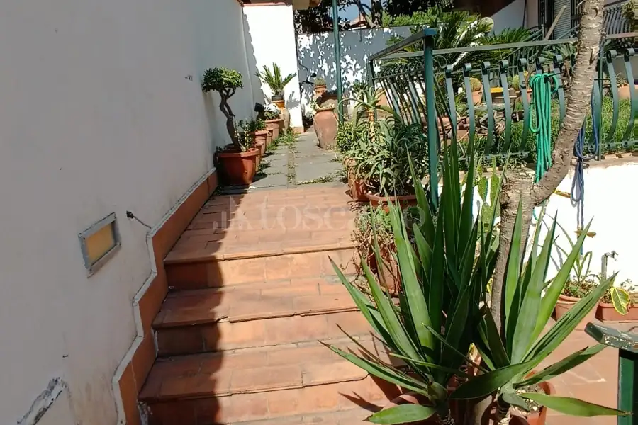 Villa Bifamiliare in vendita di 480 mq a €499.000 (rif. 171/2026)
