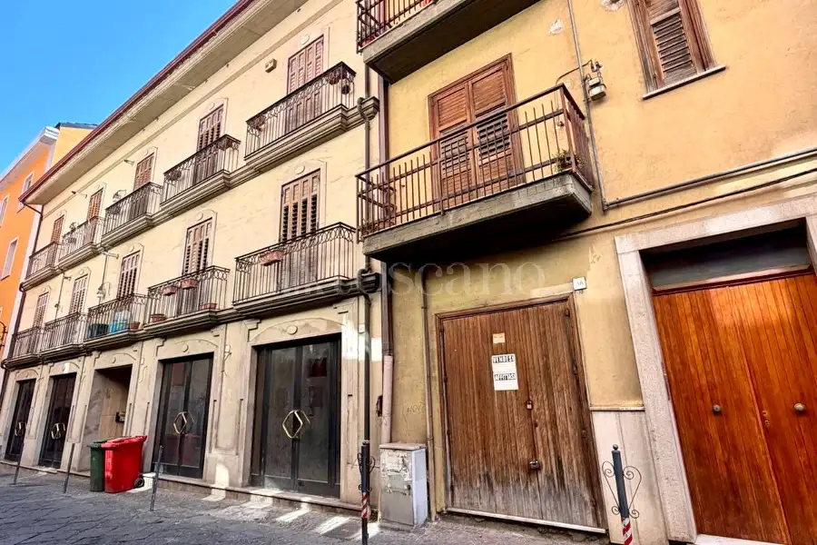 Negozio in vendita di 90 mq a €74.000 (rif. 141/2026)