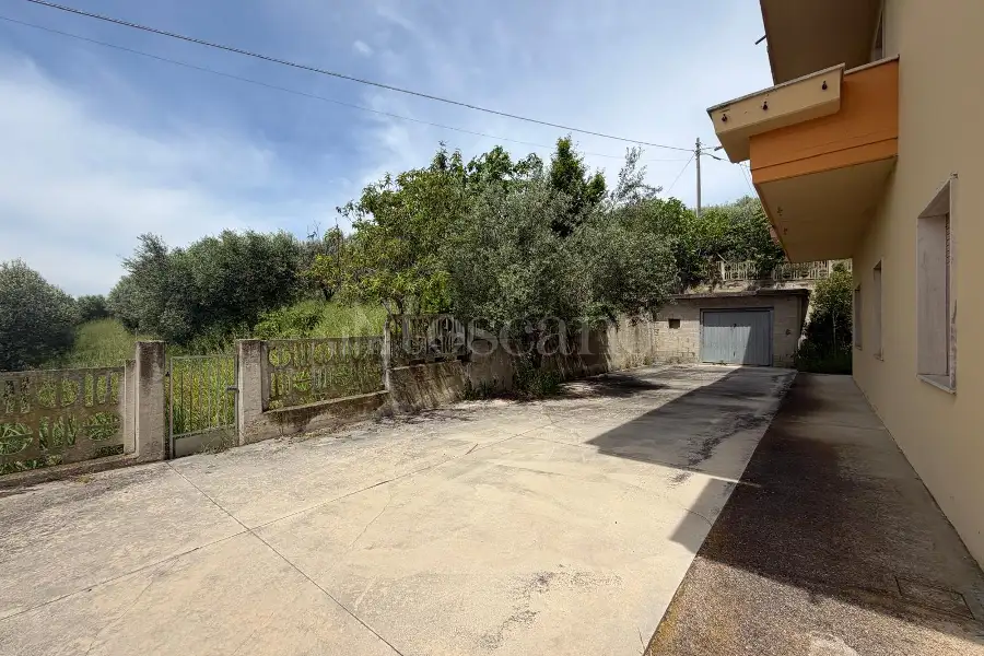 Casa Indipendente in vendita di 400 mq a €210.000 (rif. 46/2026)
