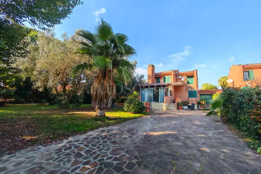 Villa Bifamiliare in vendita di 252 mq a €799.000 (rif. 42/2025)