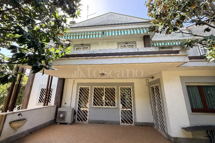 Villino a Schiera in vendita di 280 mq a €950.000 (rif. 15/2026)