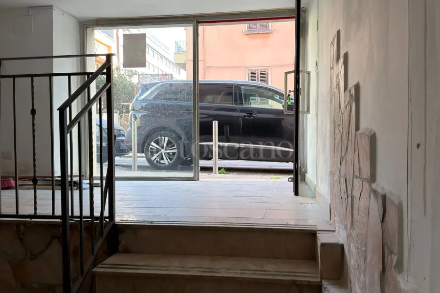 Negozio in affitto di 43 mq a €550 (rif. 146/2025)