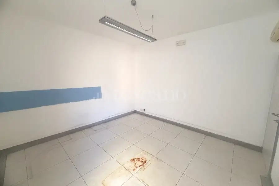Negozio in affitto di 100 mq a €1.600 (rif. 13/2026)