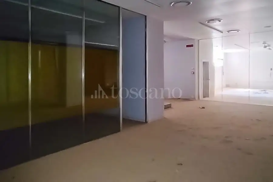 Negozio in vendita di 550 mq a €1.600.000 (rif. 72/2025)