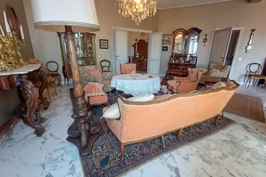 Casa in vendita di 180 mq a €960.000 (rif. 20/2026)