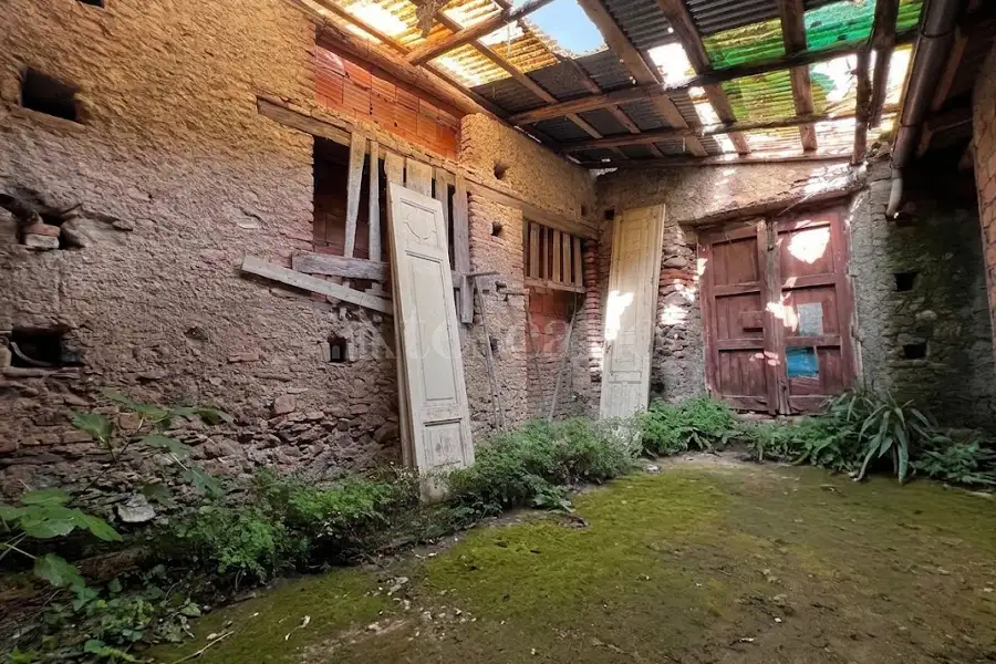 Edificabile Residenziali in vendita di 150 mq a €350.000 (rif. 21/2026)