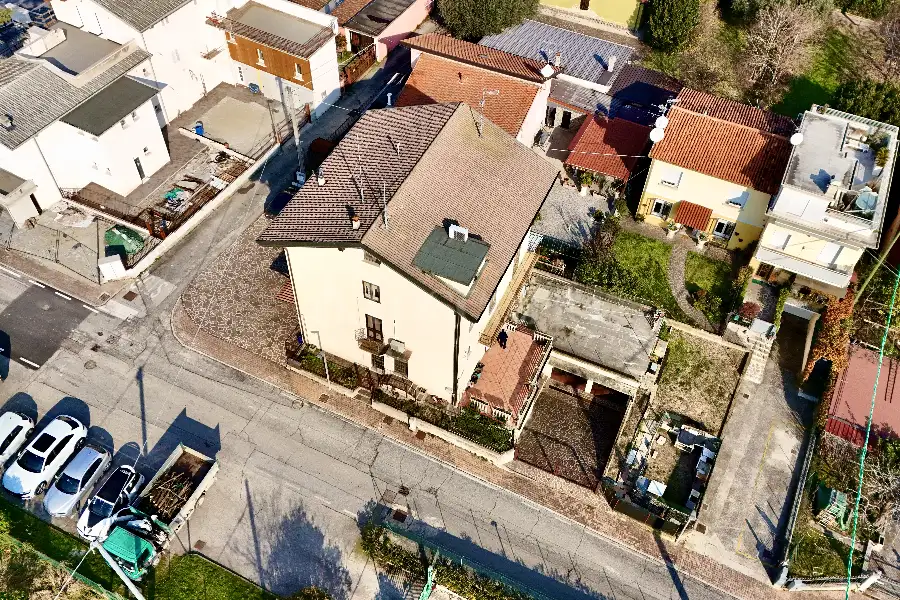 Casa Indipendente in vendita di 420 mq a €435.000 (rif. 10/2025)