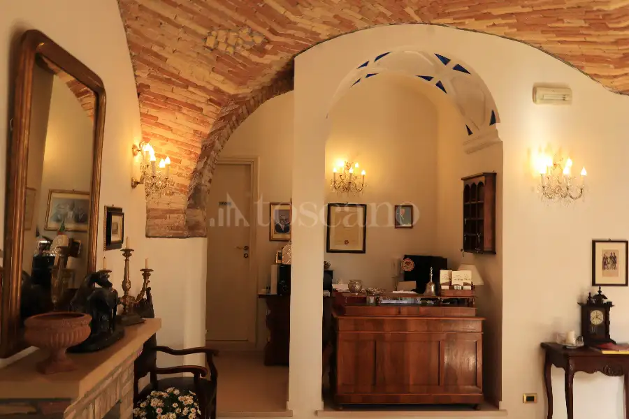 Albergo in vendita di 2.500 mq trattativa riservata (rif. 4/2025)
