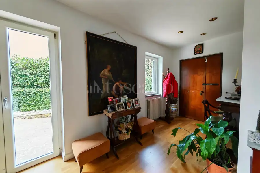 Villa Bifamiliare in vendita di 440 mq a €665.000 (rif. 5/2026)
