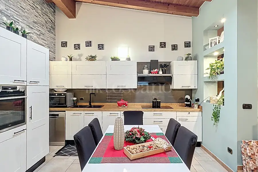 Attico in vendita di 200 mq a €278.000 (rif. 1/2026)